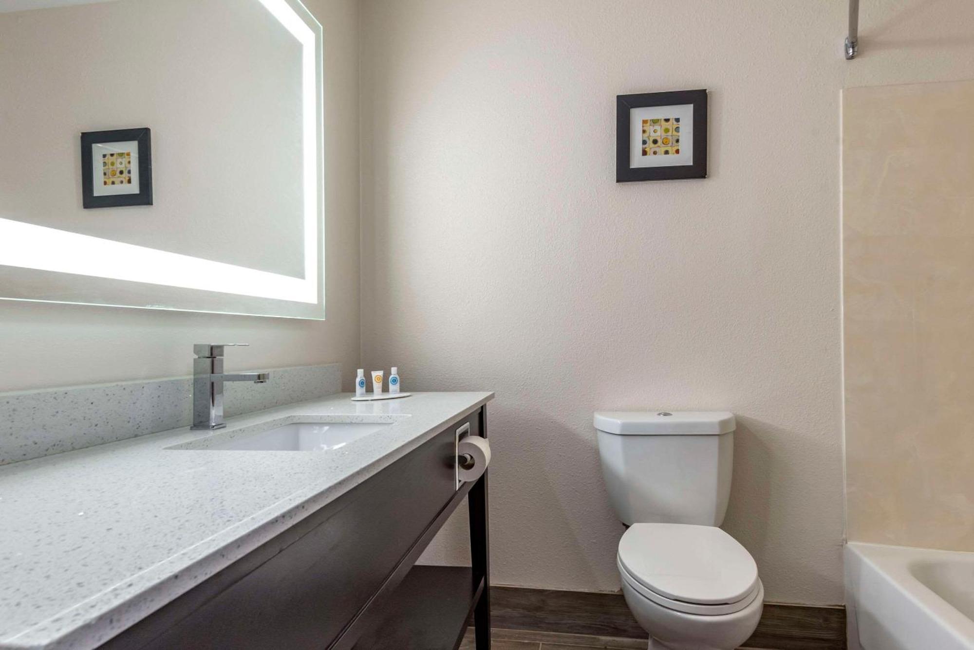 Comfort & - Syracuse Hotel
